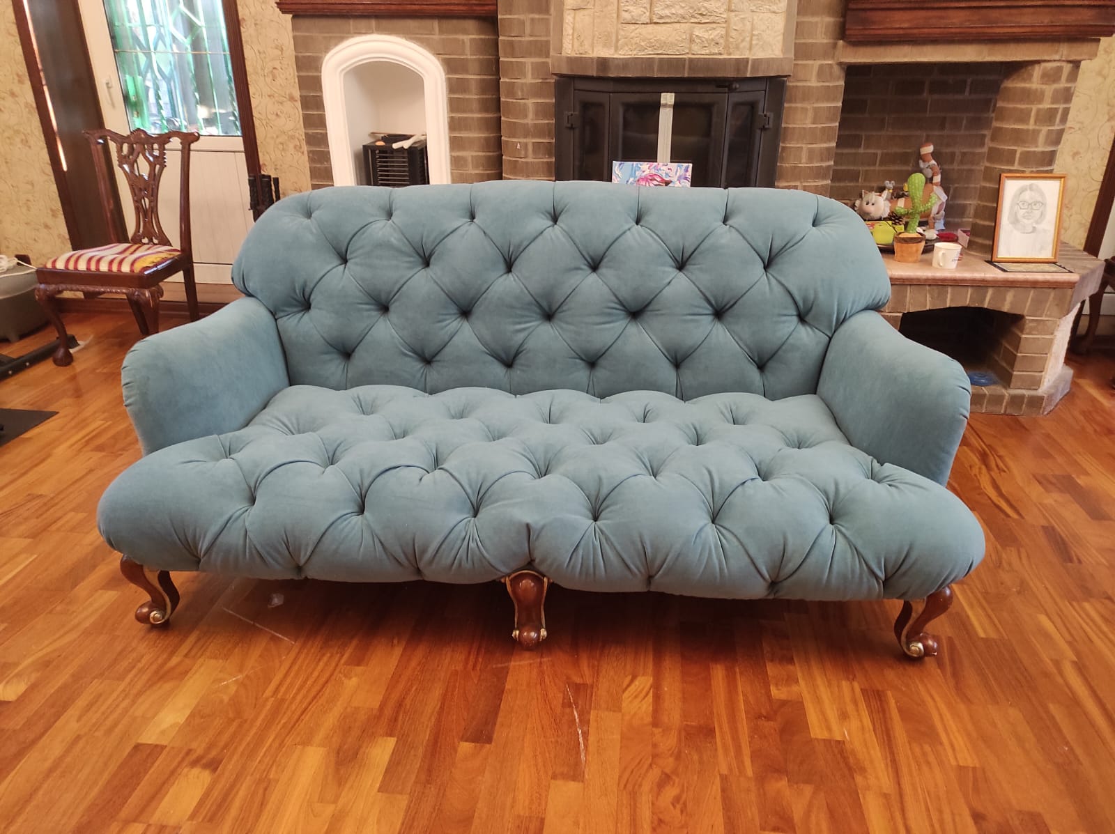 Обивка дивана. Отрадный